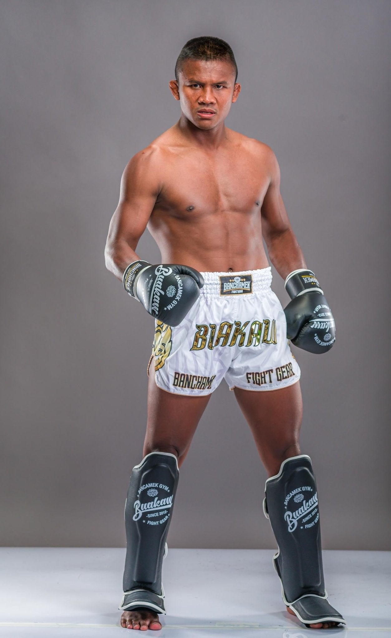 Buakaw Boxing Gloves BGL-W1 Black Buakaw