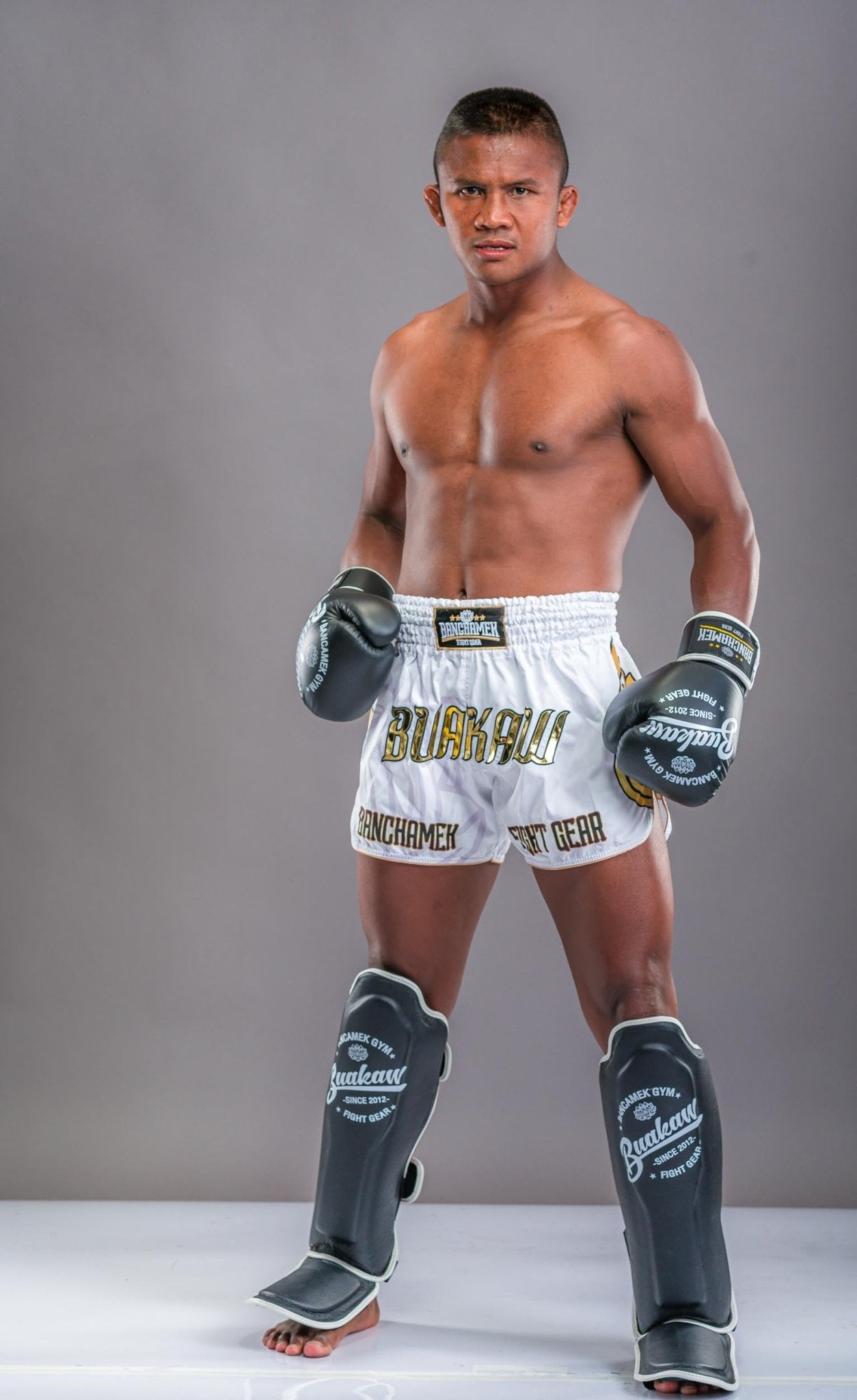 Buakaw Boxing Gloves BGL-W1 Black Buakaw